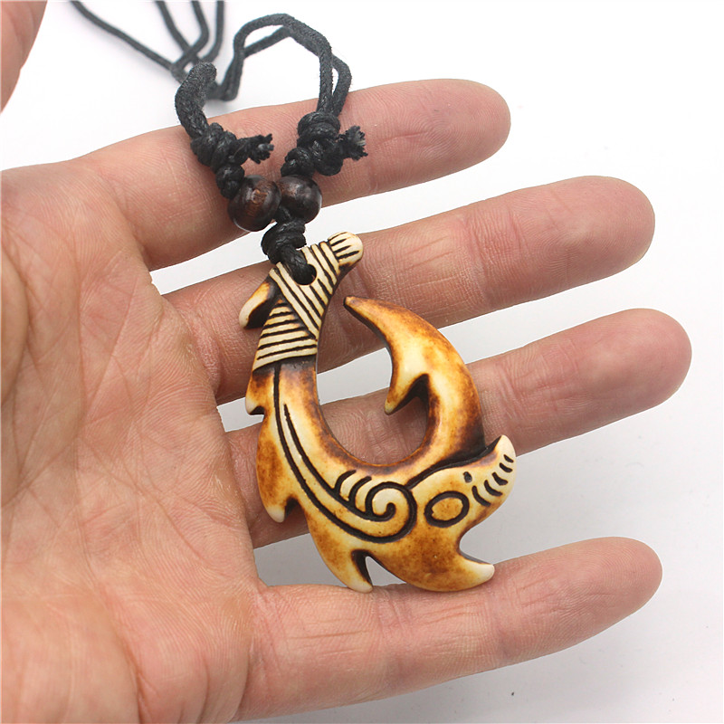 Maori Fish Hook Necklace - Res – Resin Art Necklace Bewertung und Preis
