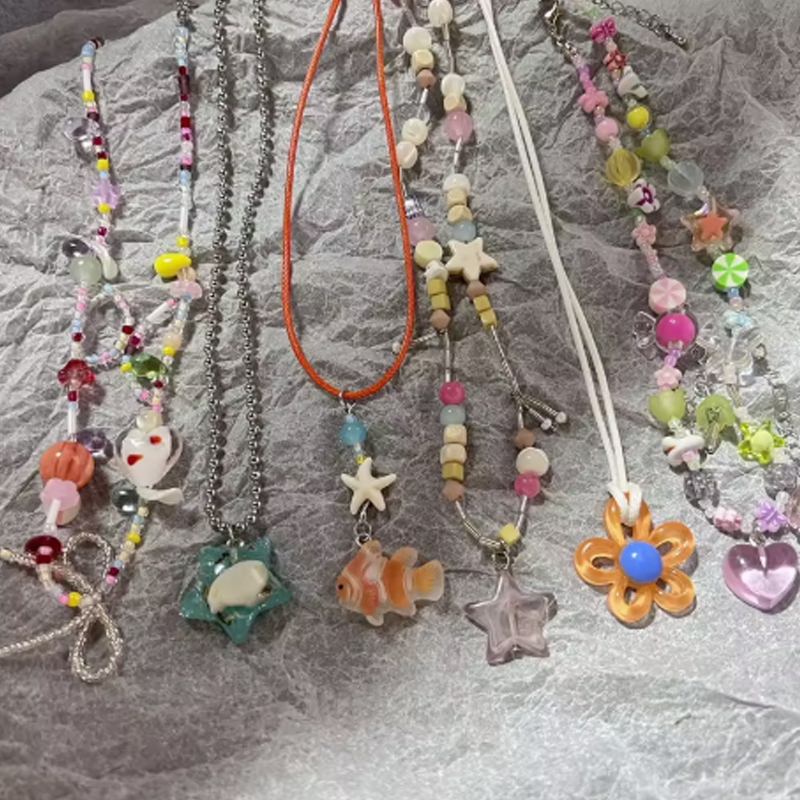 Y2K Colorful Beaded Fish Flowe – Resin Art Necklace Bewertung und Preis