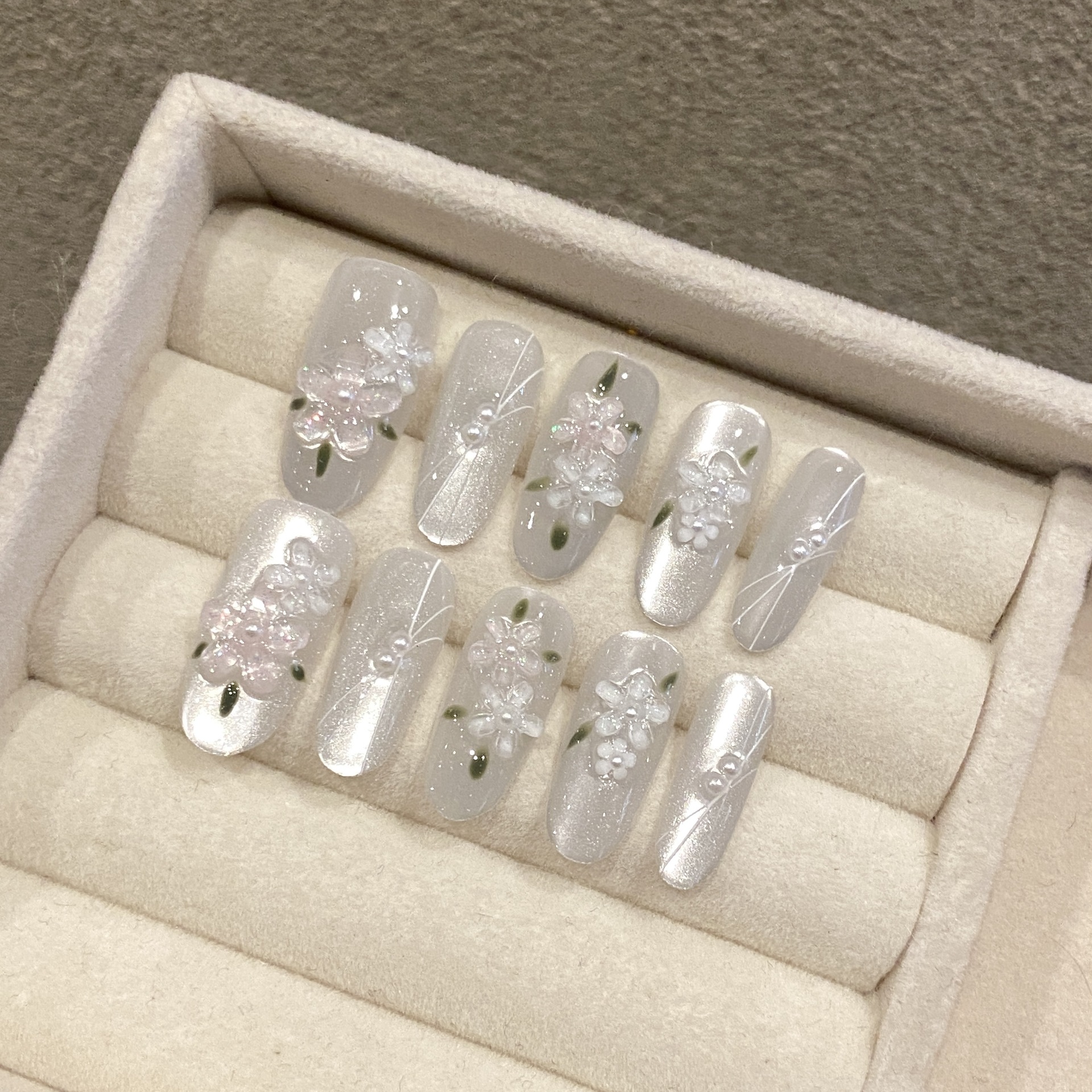 10pcs Glitter Sliver Press On  – Resin Art With Flowers Bewertung und Preis
